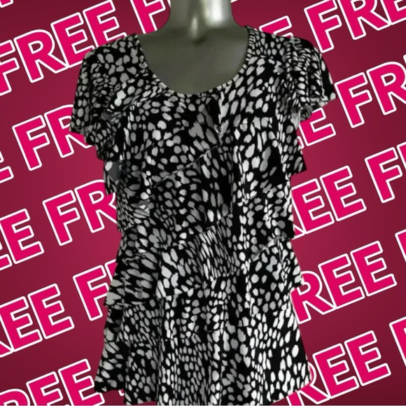 FREE 💟Women’s Ruffle  Top - Picture 1 of 16